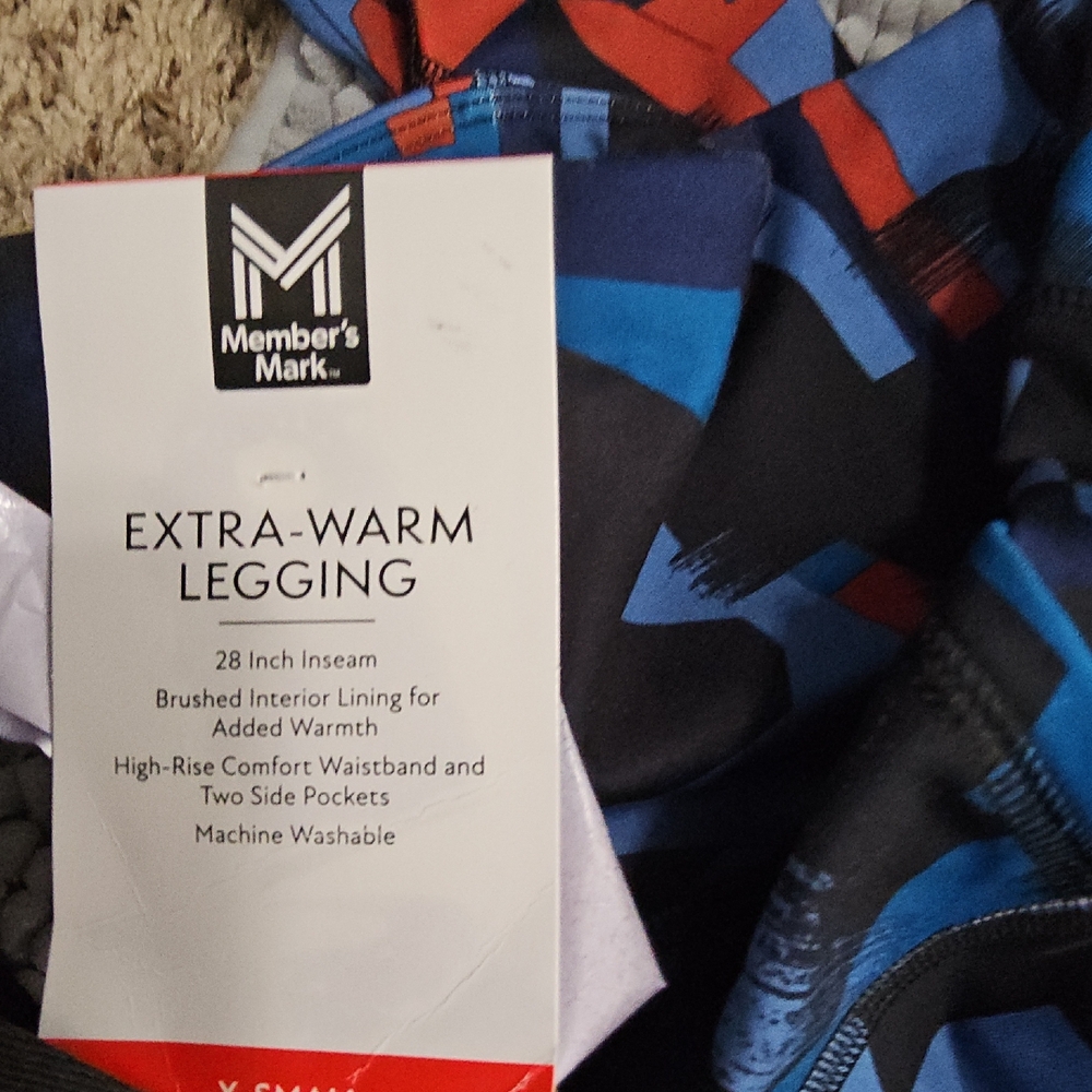 WoMen's Geometric Patterned Pants - Picture 8 of 8